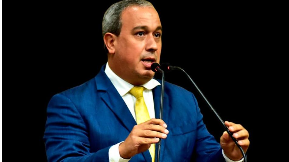 Deputado Vitor Azevedo indica construção de matenidade regional em Vitória da Conquista